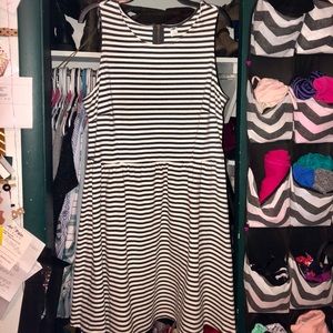 Cute&Comfy Navy-Stripped Sleeveless Dress